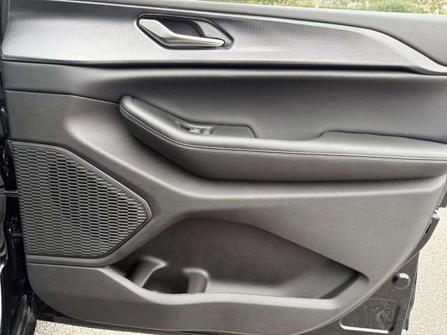 New 2025 Jeep Grand Cherokee L Altitude image 13