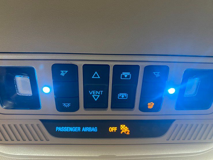 Used 2020 Ford Explorer XLT w/ Equipment Group 202A AWD/4WD image 31