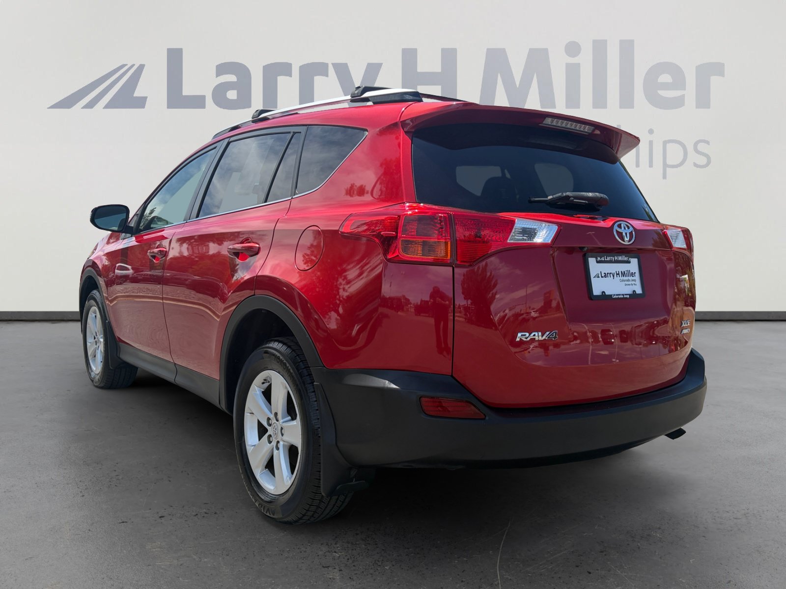 Used 2014 Toyota RAV4 XLE AWD/4WD image 3