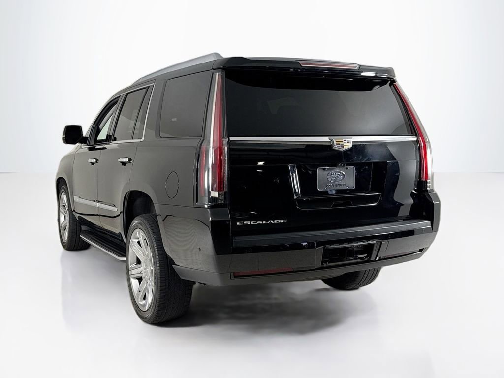 Used 2019 Cadillac Escalade Luxury image 3