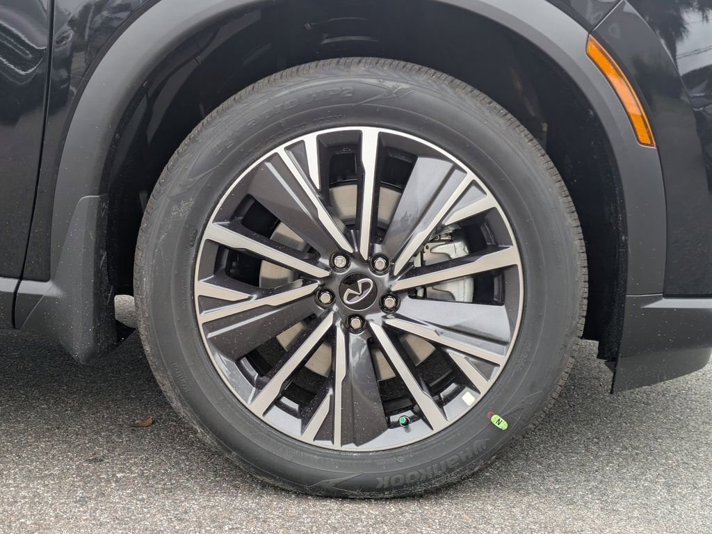 New 2026 INFINITI QX60 Luxe w/ Family Package image 11