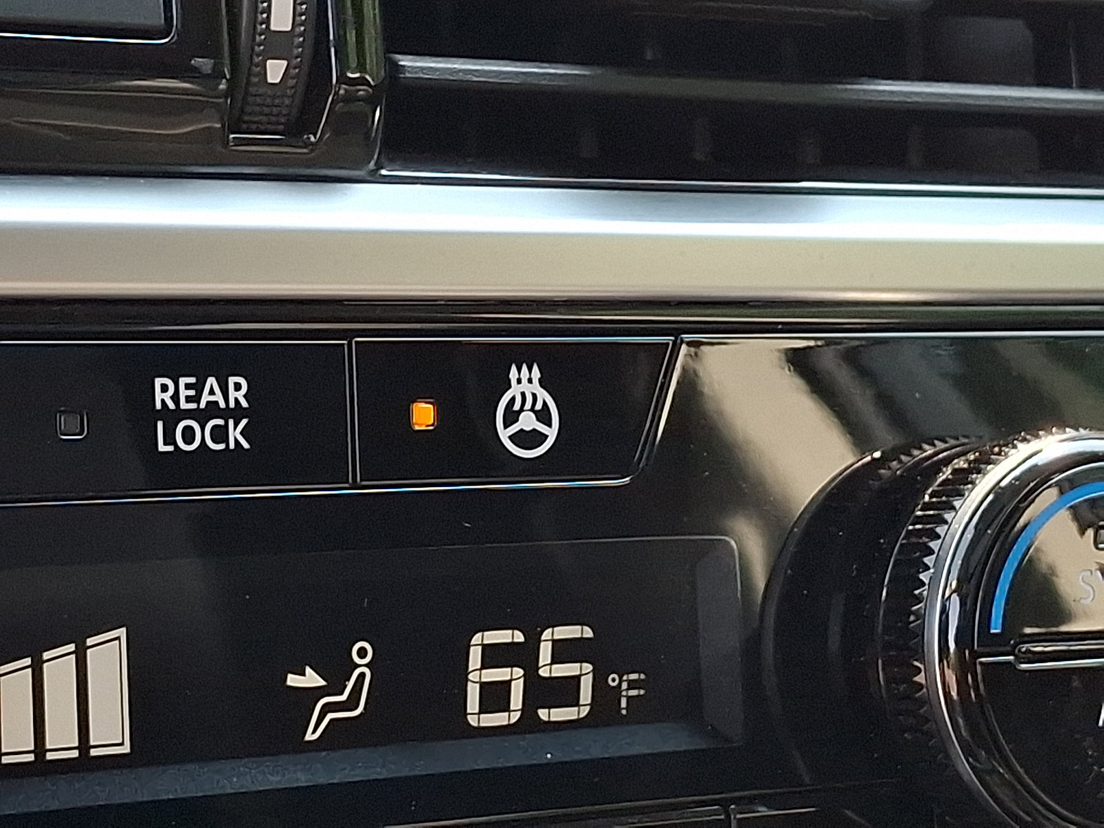 Certified 2024 Nissan Pathfinder SL w/ SL Premium Package AWD/4WD image 27