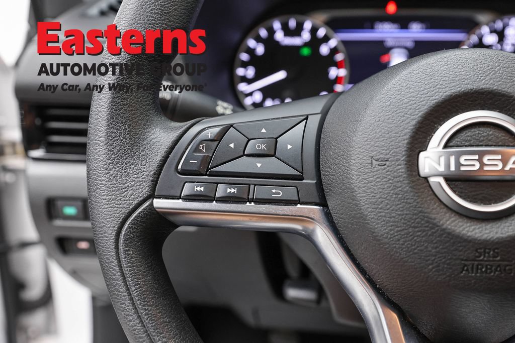 Used 2024 Nissan Sentra SV FWD image 17