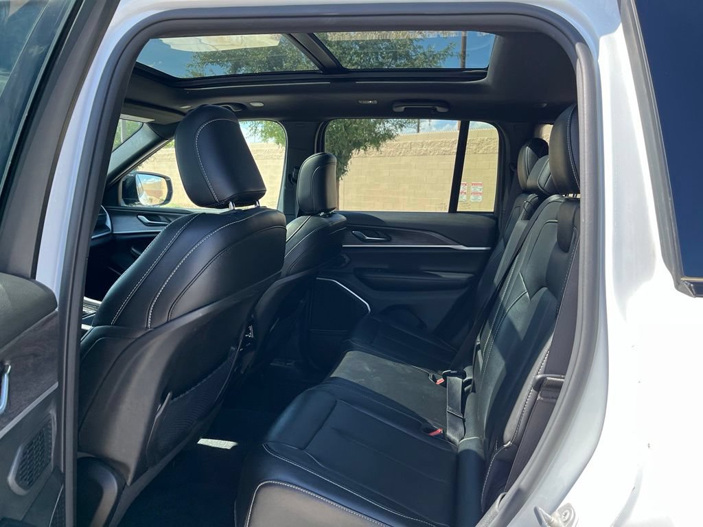 Used 2024 Jeep Grand Cherokee Limited 4xe AWD/4WD image 17