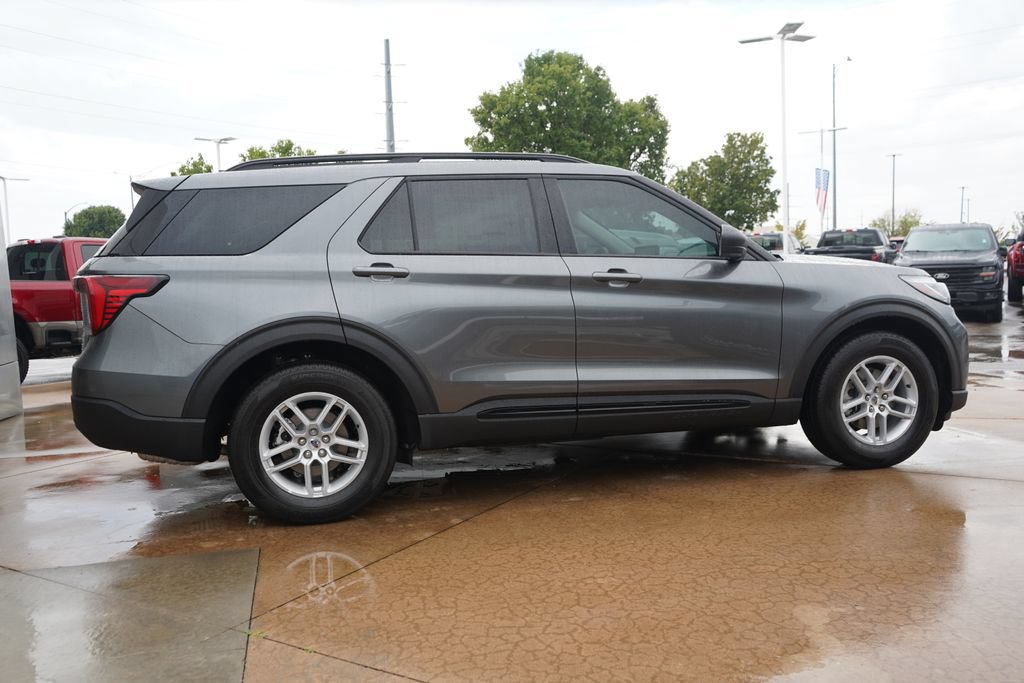 New 2026 Ford Explorer Active RWD image 10