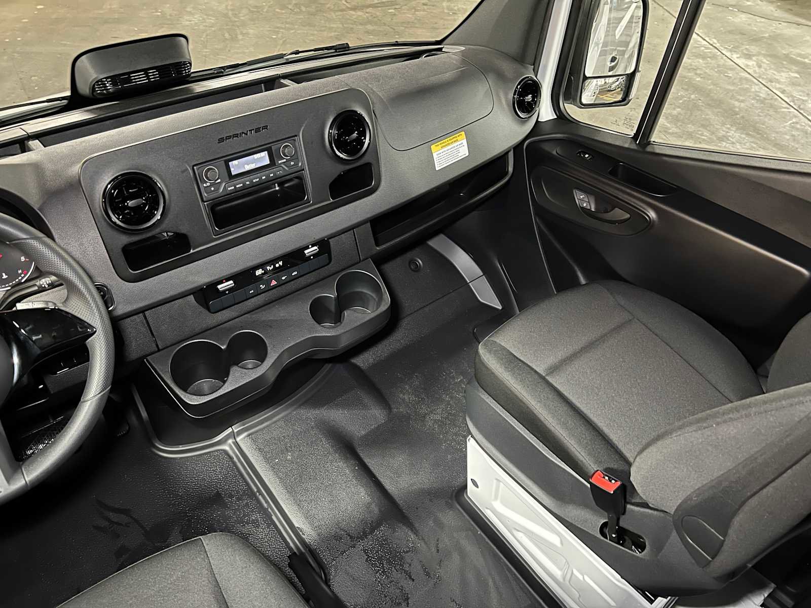 Used 2025 Mercedes-Benz Sprinter 2500 image 32