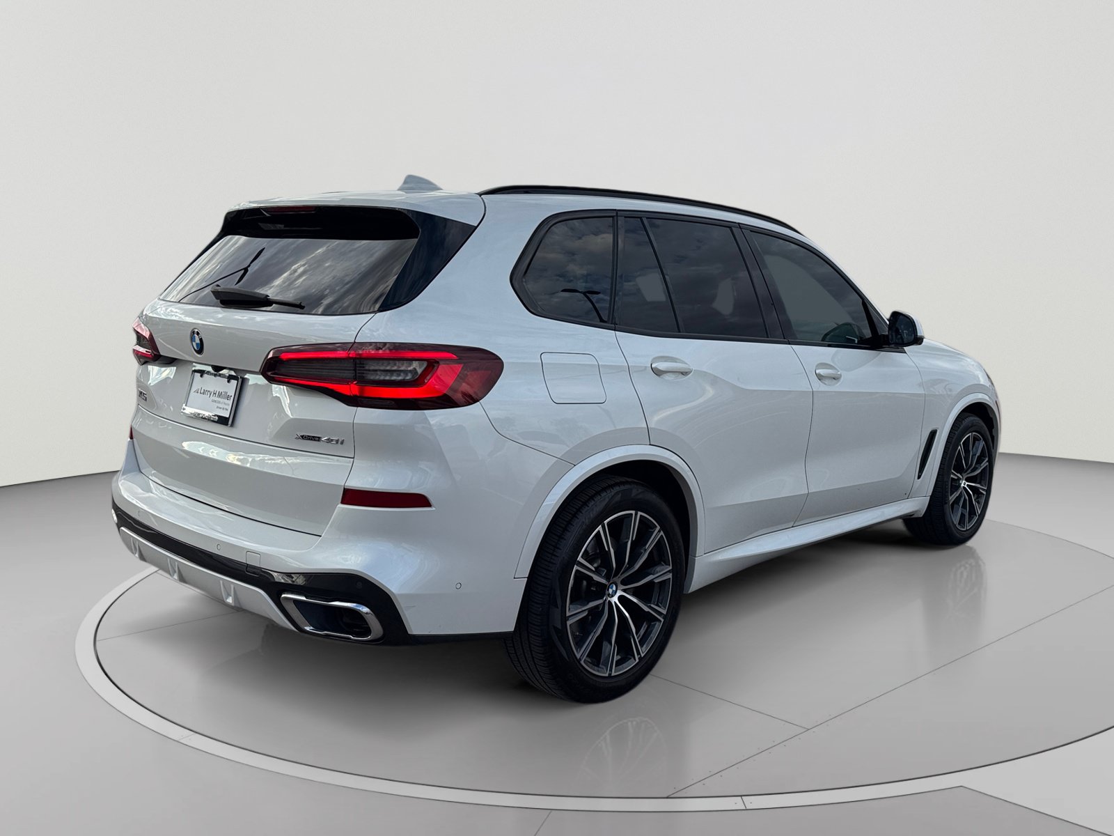 Used 2021 BMW X5 xDrive40i w/ M Sport Package AWD/4WD image 5