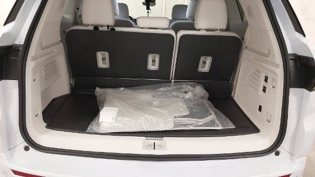 New 2027 Buick Enclave Avenir w/ LPO, Floor Liner Package AWD/4WD image 27