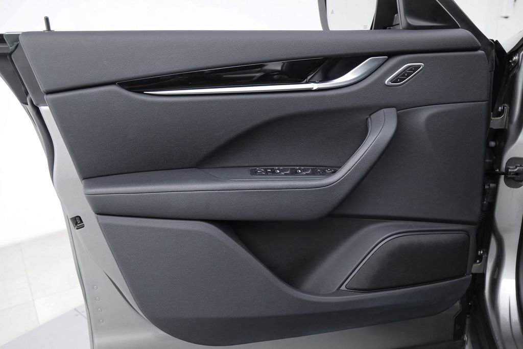 Certified 2022 Maserati Levante GT image 18