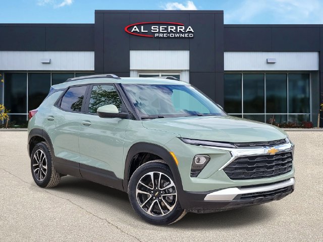 Used 2025 Chevrolet TrailBlazer LT FWD image 1