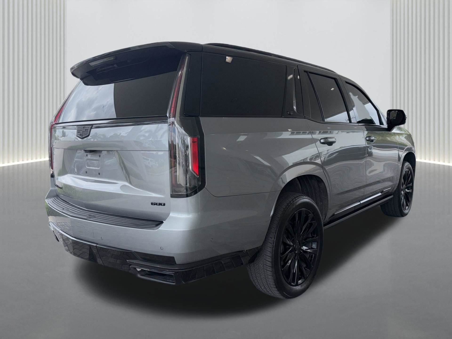 Used 2023 Cadillac Escalade Premium Luxury w/ Performance Package AWD/4WD image 4