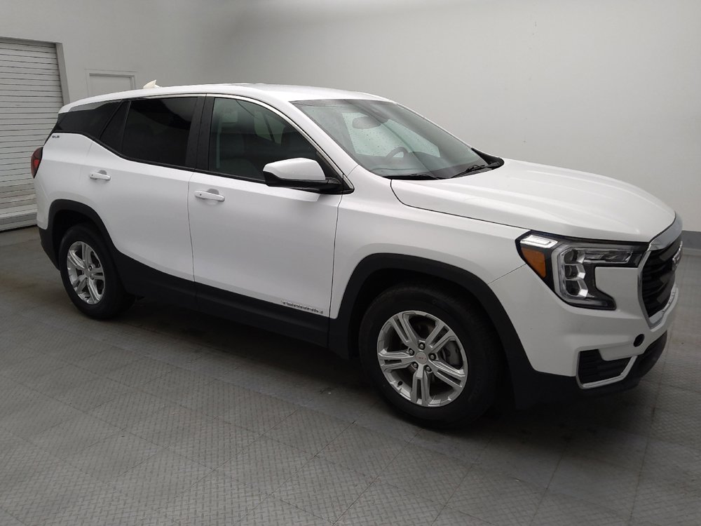 Used 2024 GMC Terrain SLE FWD image 11