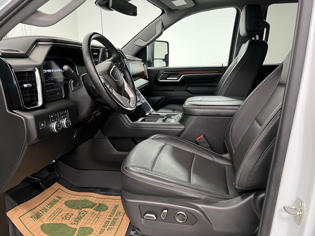 Used 2024 GMC Sierra 3500 Denali image 19
