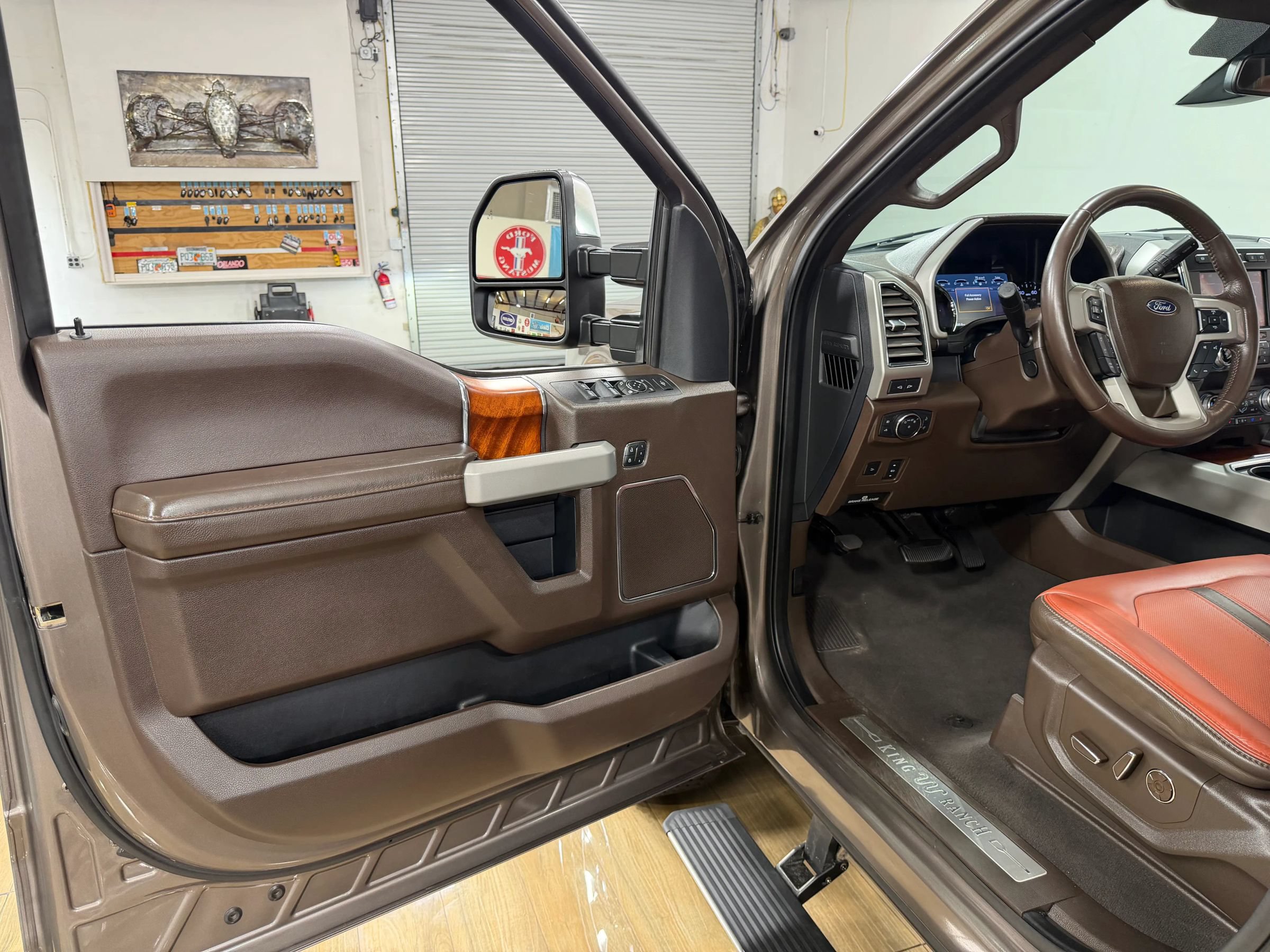 Used 2019 Ford F250 King Ranch w/ King Ranch Ultimate Package AWD/4WD image 12