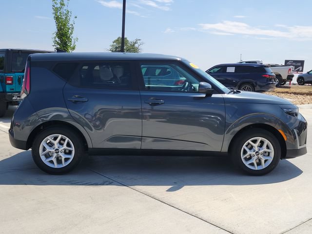 Certified 2025 Kia Soul LX w/ LX Technology Package FWD image 5