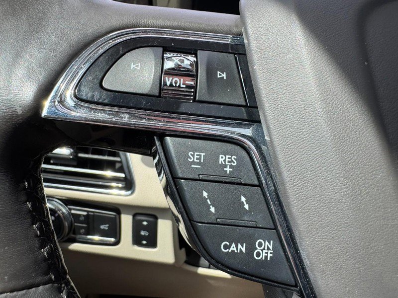 Used 2018 Lincoln Navigator L Reserve w/ Technology Package image 18