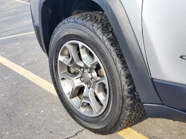 Certified 2020 Jeep Cherokee Trailhawk w/ Cold Weather Group image 32