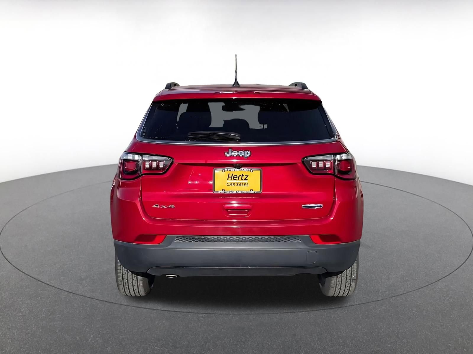 Used 2025 Jeep Compass Latitude image 12