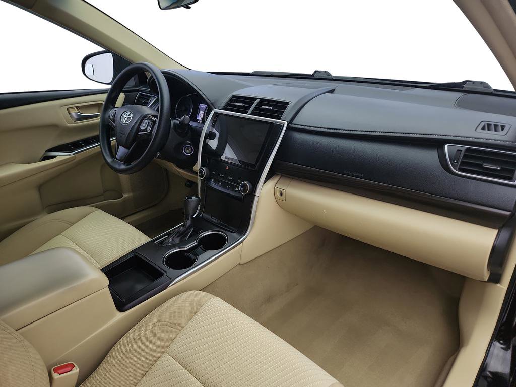 Used 2017 Toyota Camry LE image 29