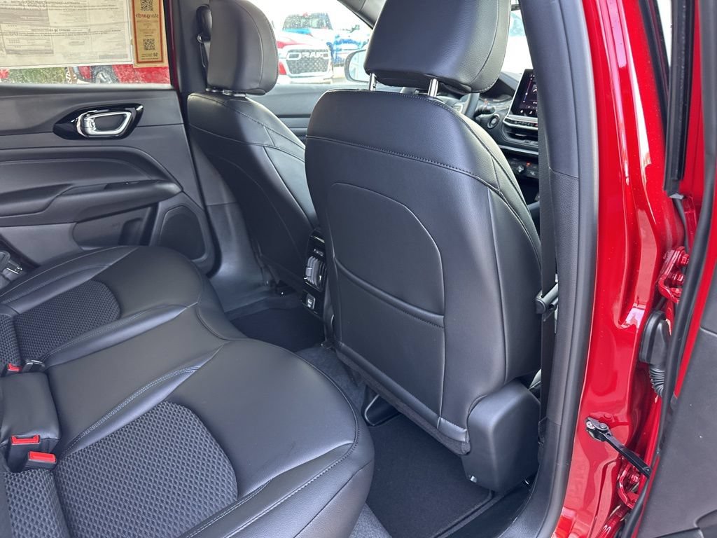 New 2026 Jeep Compass Latitude AWD/4WD image 39