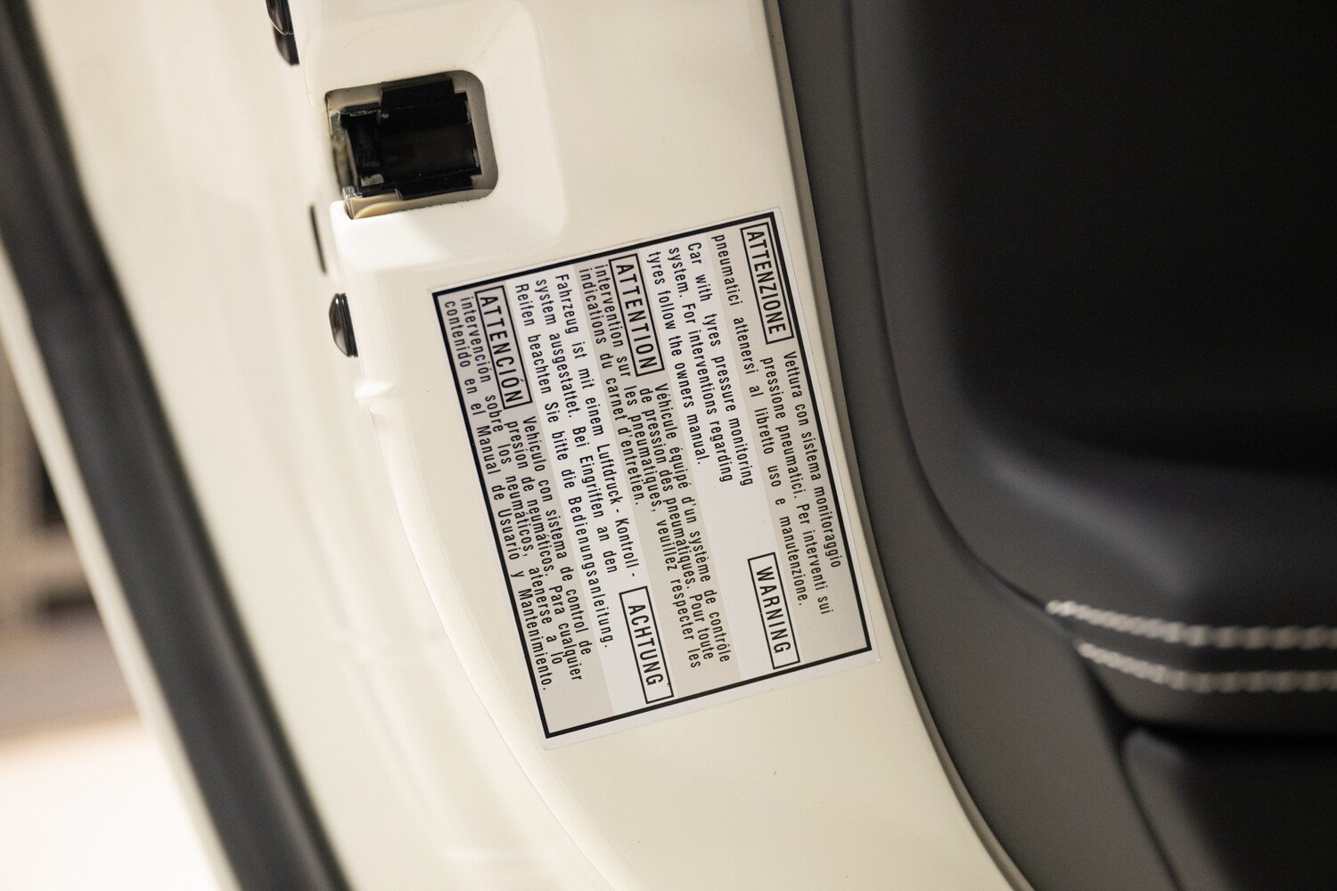 Used 2017 Ferrari 488 GTB RWD image 30