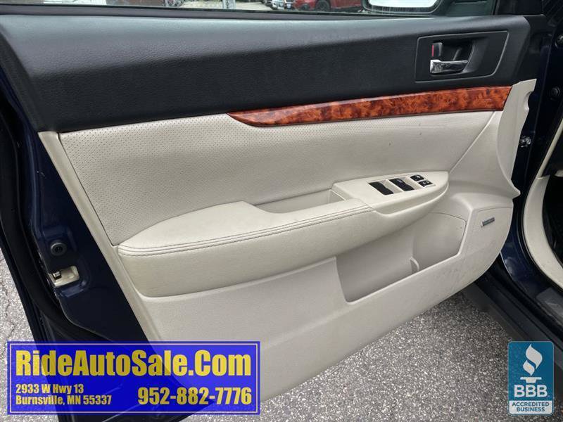 Used 2012 Subaru Outback 2.5i Limited AWD/4WD image 9