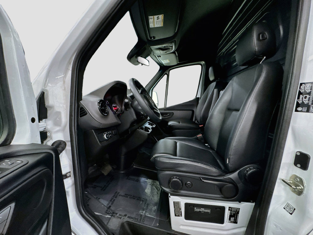 Used 2023 Mercedes-Benz Sprinter 4500 image 24