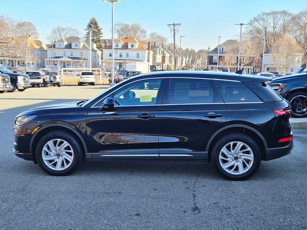 Used 2023 Lincoln Corsair AWD image 2