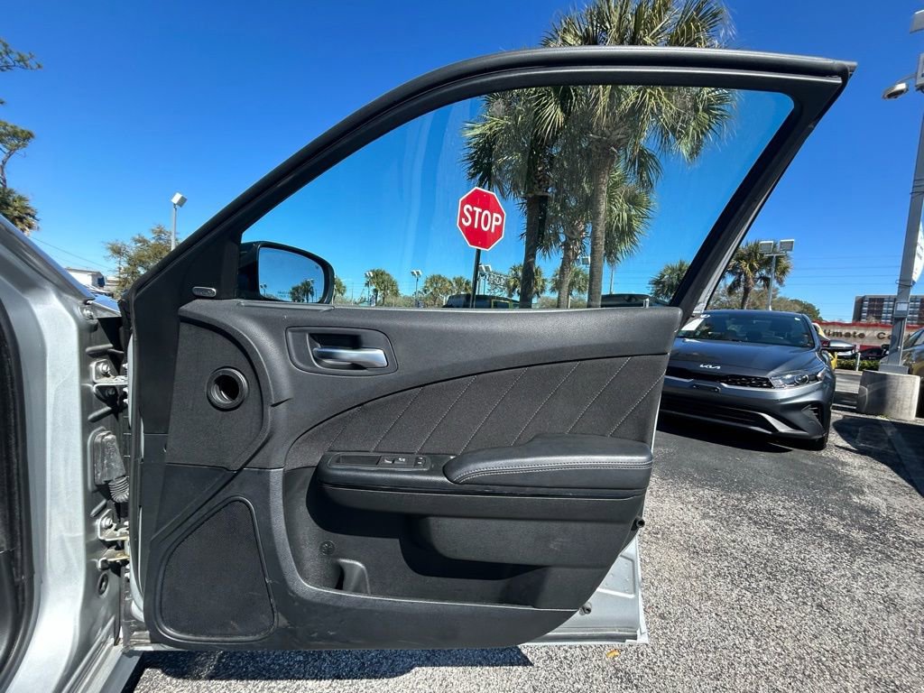 Used 2023 Dodge Charger R/T w/ Blacktop Package image 28