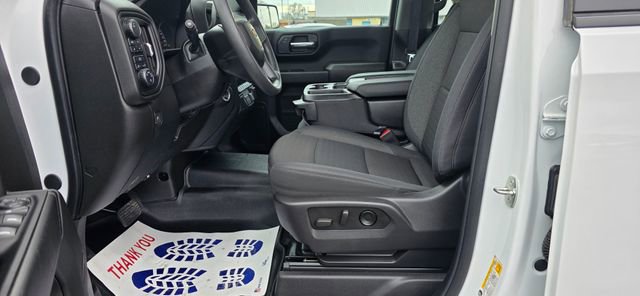 Used 2024 Chevrolet Silverado 1500 W/T w/ Z71 Off-Road Package image 9