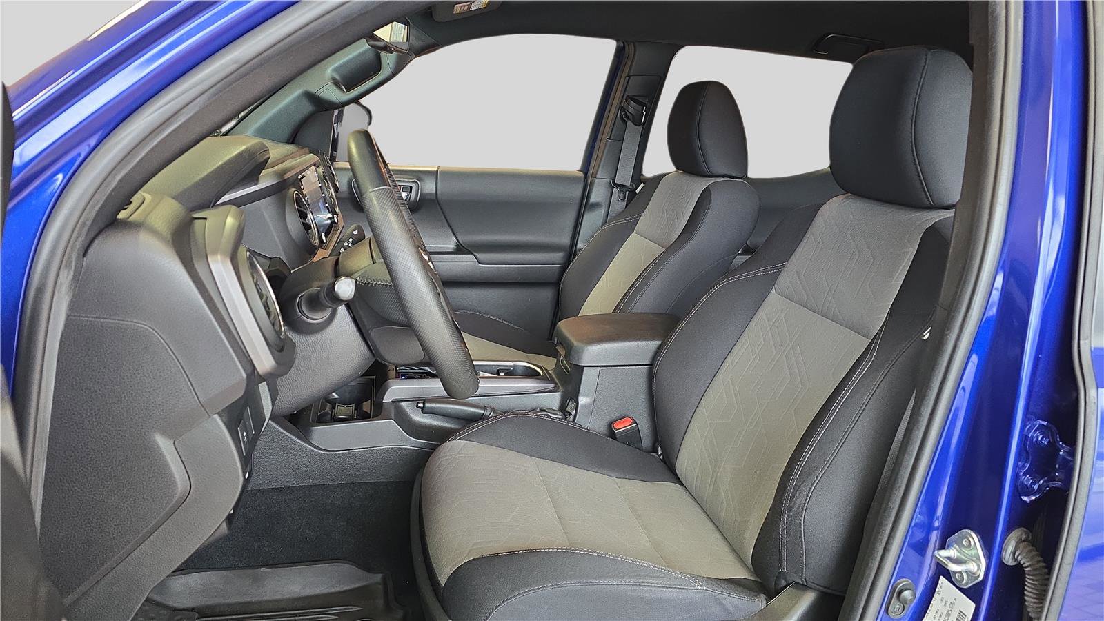Used 2022 Toyota Tacoma TRD Off-Road AWD/4WD image 11