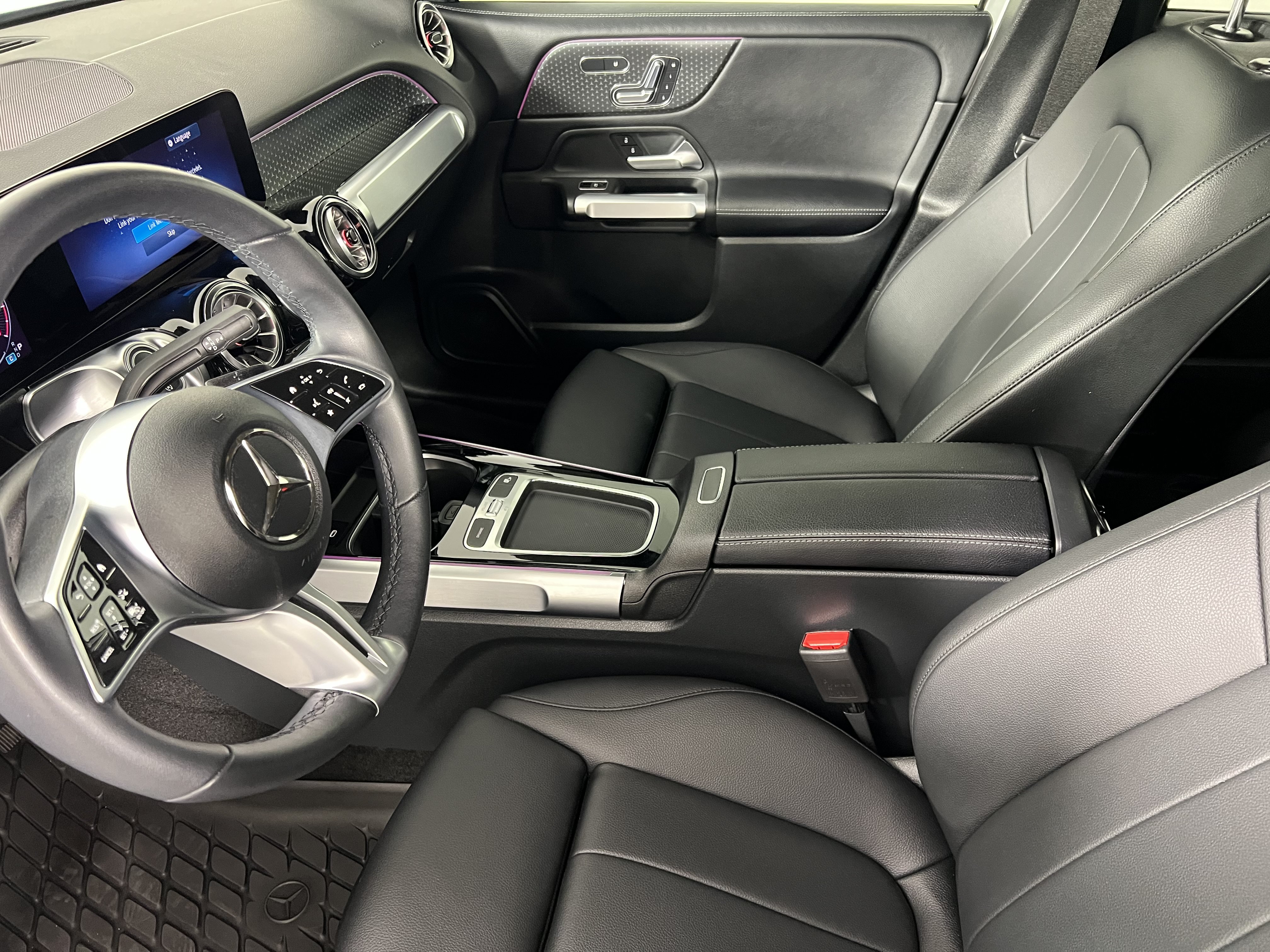 Certified 2024 Mercedes-Benz GLB 250 4MATIC image 4