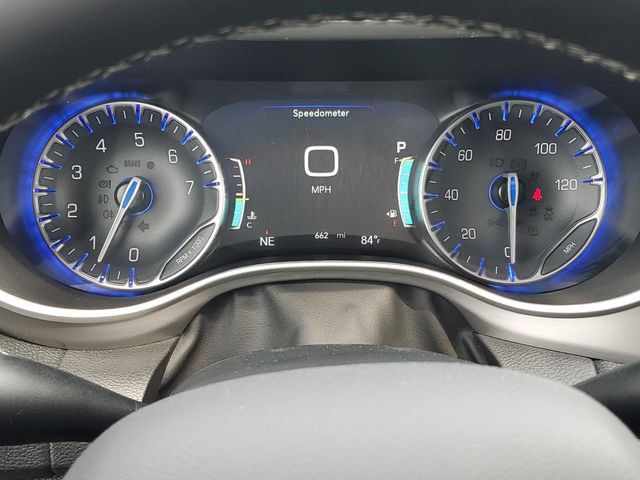 New 2027 Chrysler Pacifica Limited w/ Family Tech Group AWD/4WD image 21