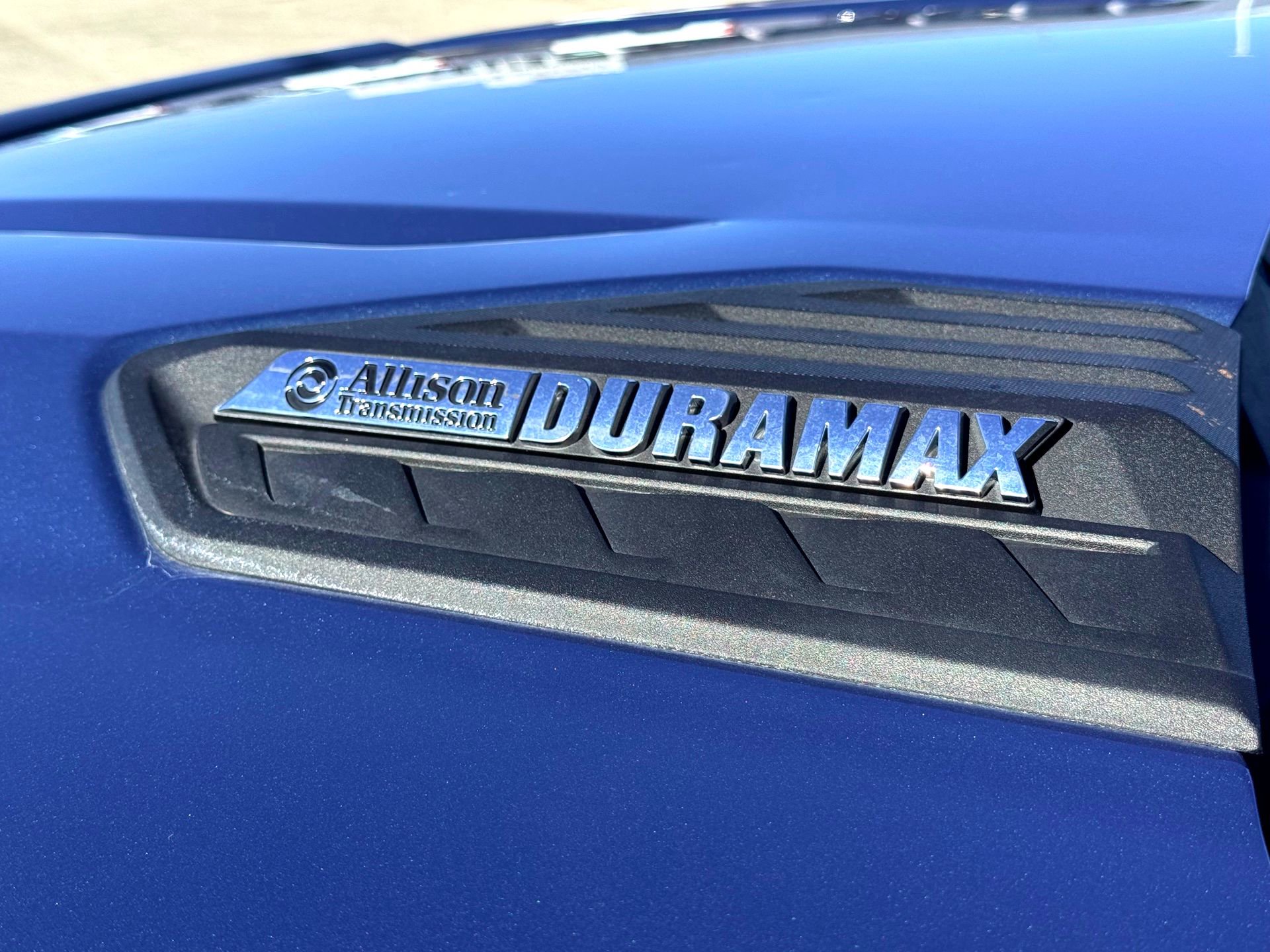 Used 2024 Chevrolet Silverado 2500 ZR2 w/ Technology Package image 3