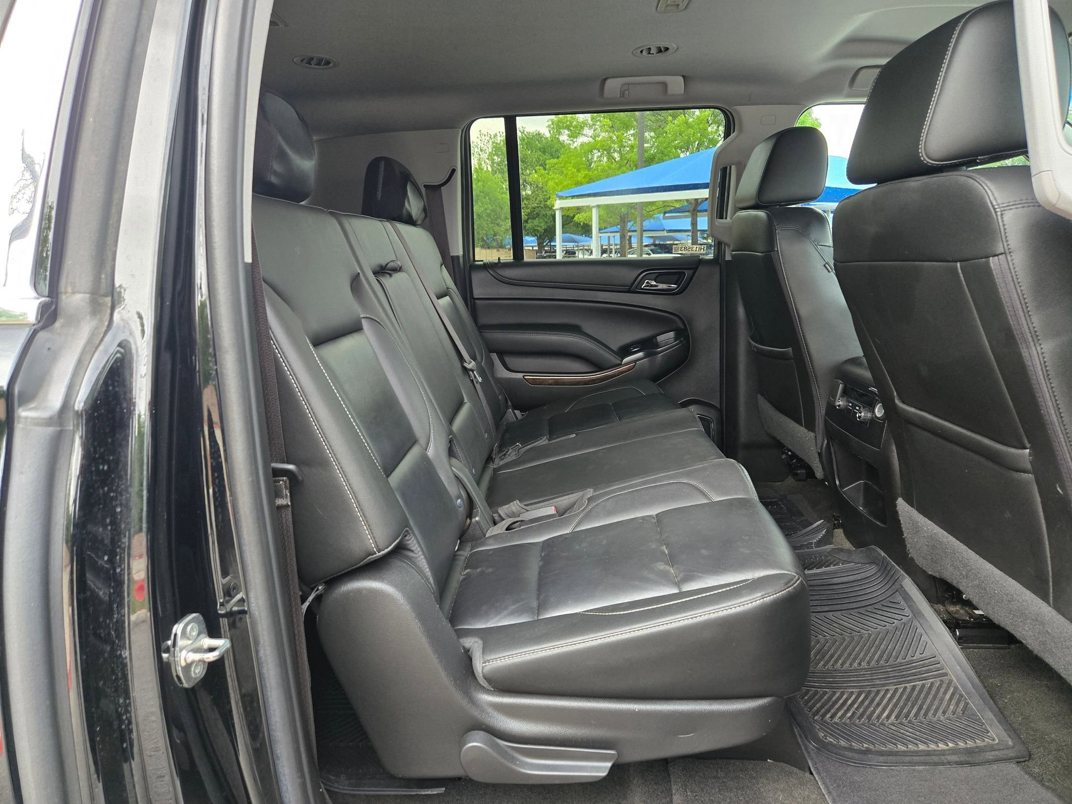 Used 2018 Chevrolet Suburban LT image 21