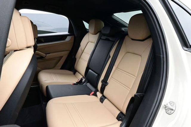 Certified 2025 Porsche Cayenne Coupe AWD/4WD image 14