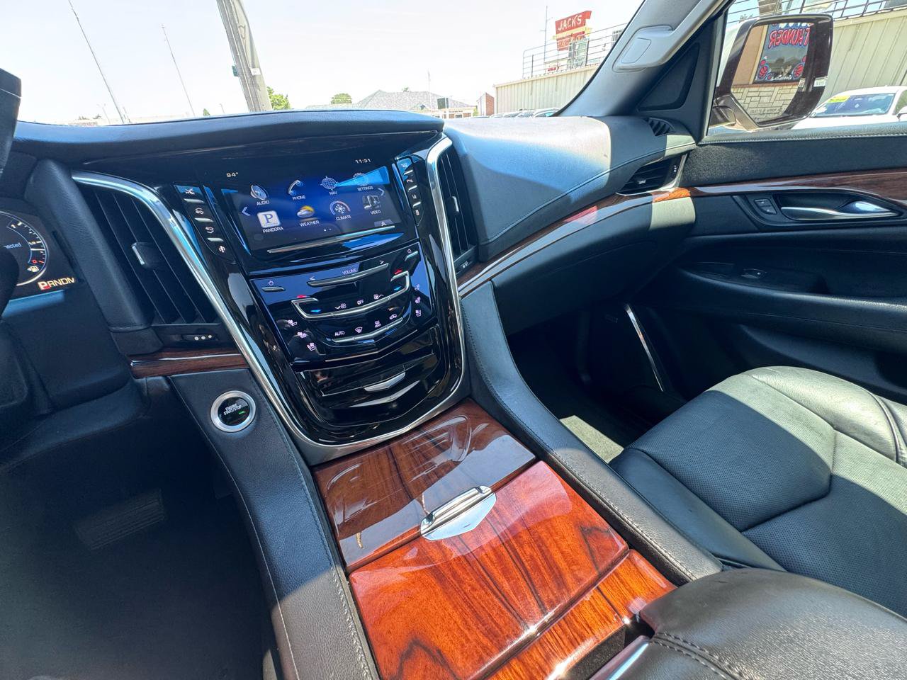 Used 2015 Cadillac Escalade Premium RWD image 27