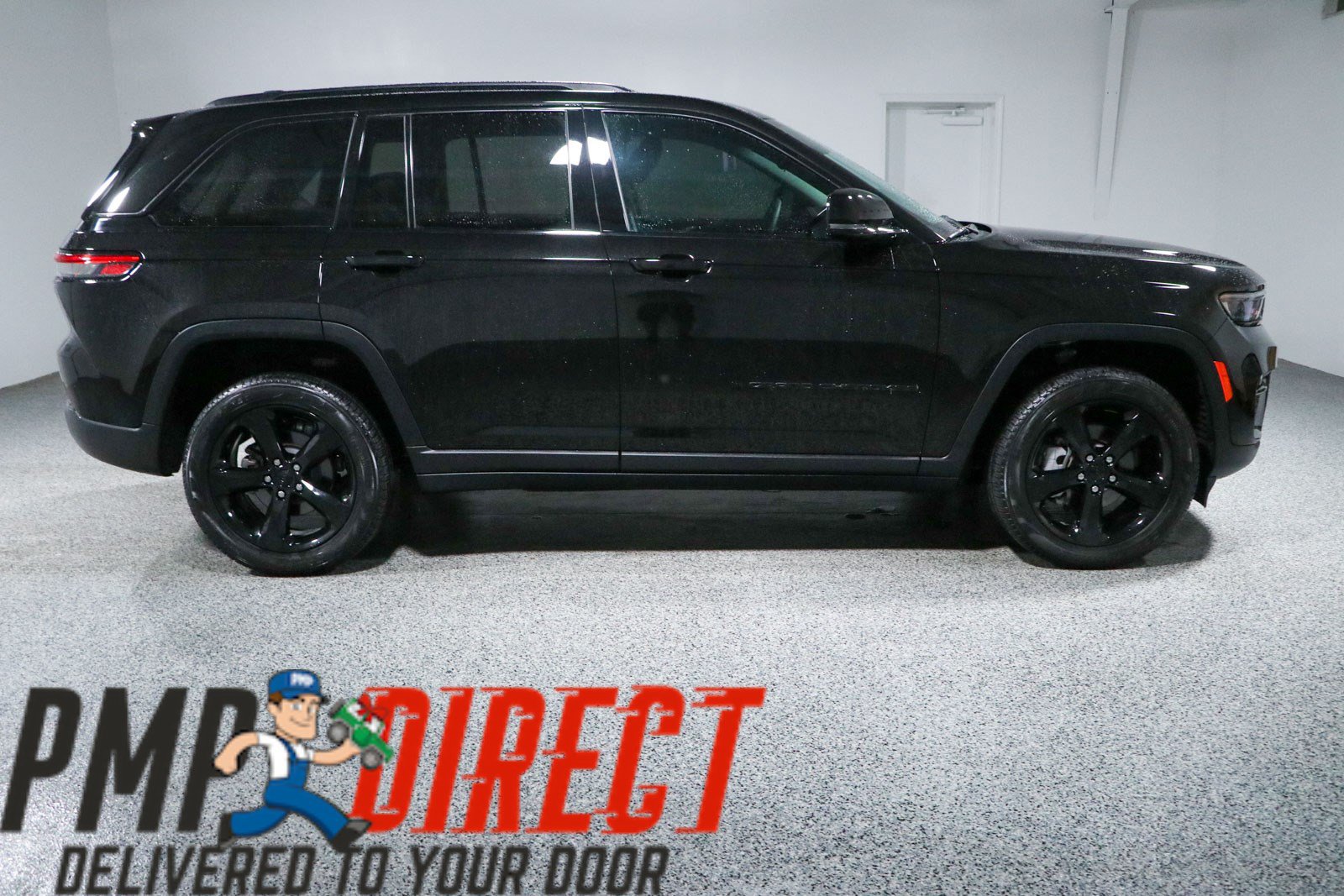 Used 2023 Jeep Grand Cherokee Limited w/ Black Appearance Package AWD/4WD image 6