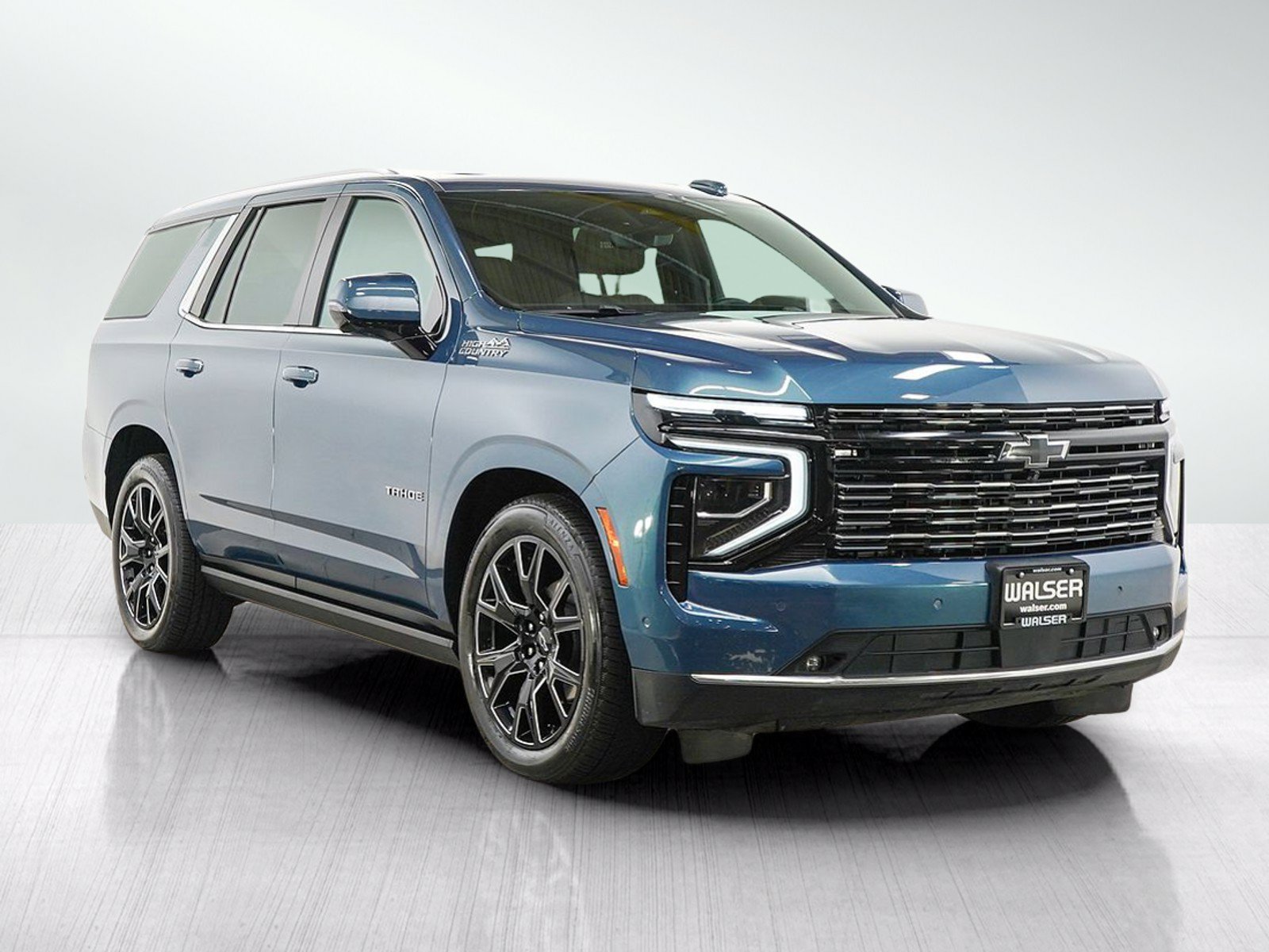 Used 2025 Chevrolet Tahoe High Country AWD/4WD image 7