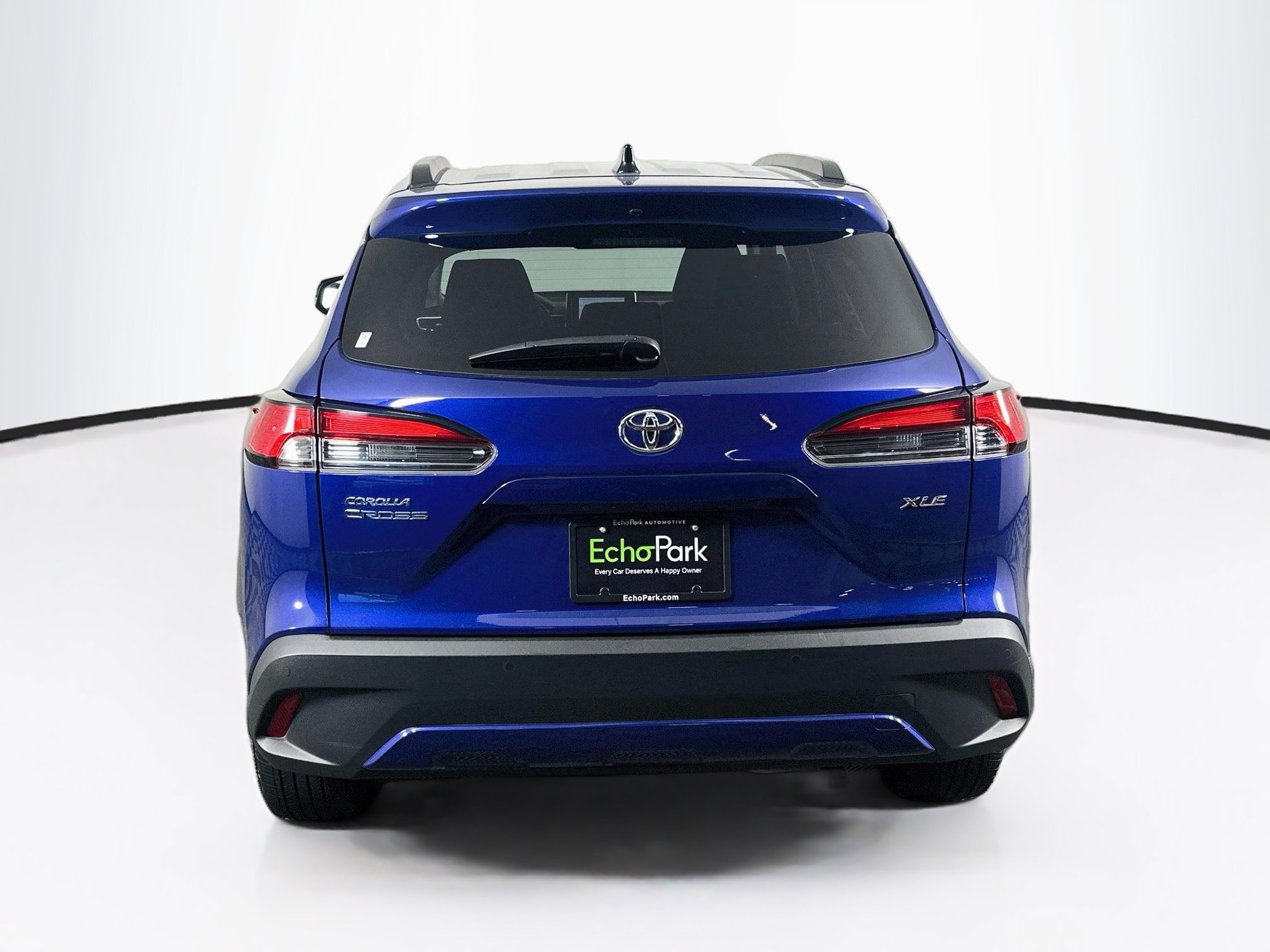 Used 2025 Toyota Corolla Cross XLE FWD image 7