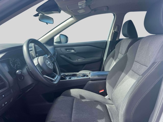 Used 2024 Nissan Rogue SV AWD/4WD image 16
