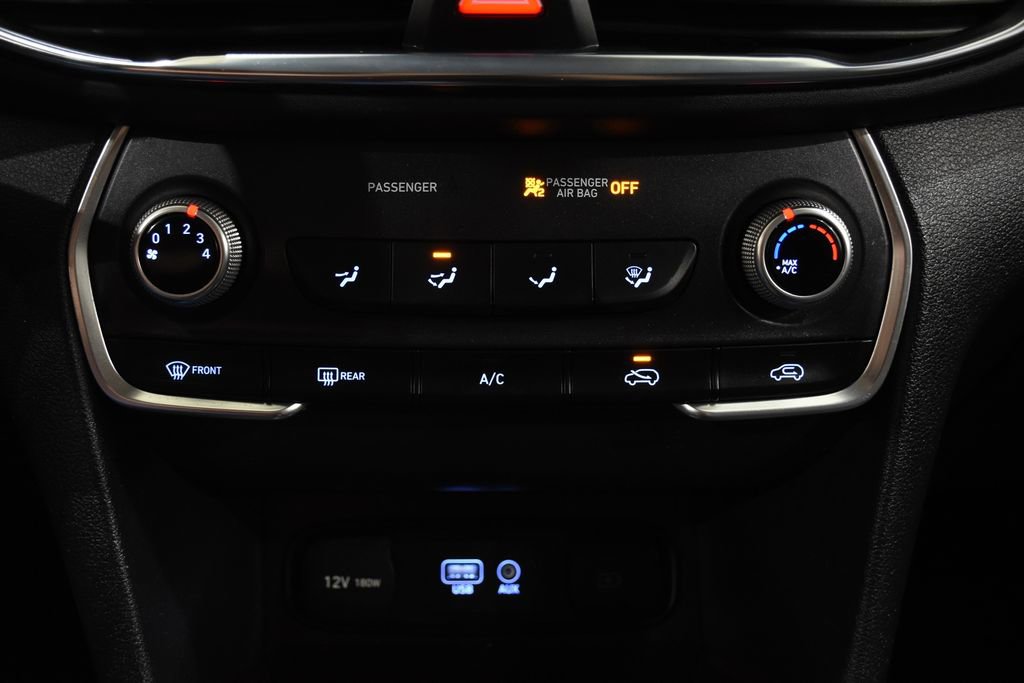 Used 2020 Hyundai Santa Fe SE image 18