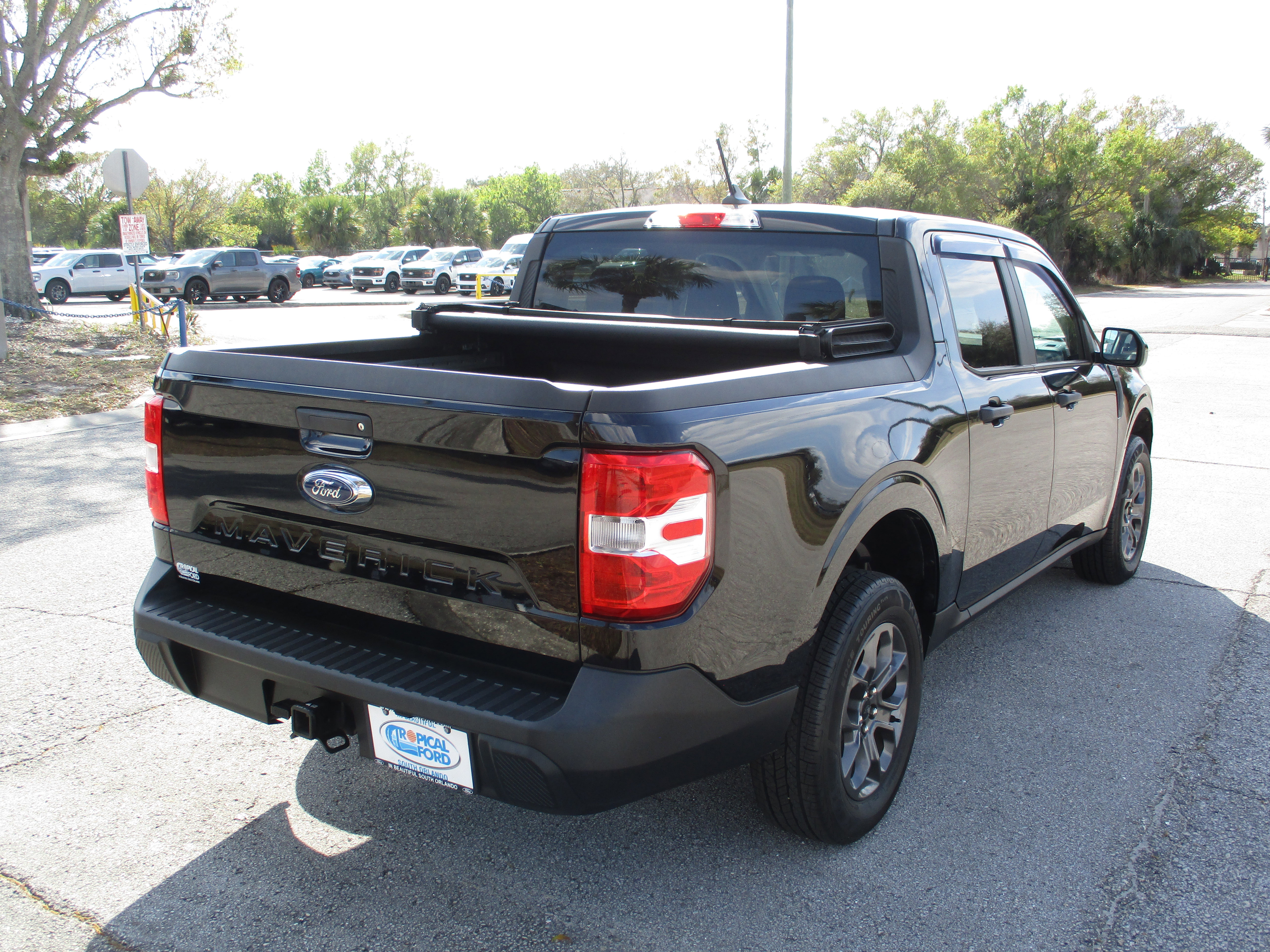 Certified 2024 Ford Maverick XLT w/ XLT Luxury Package image 7
