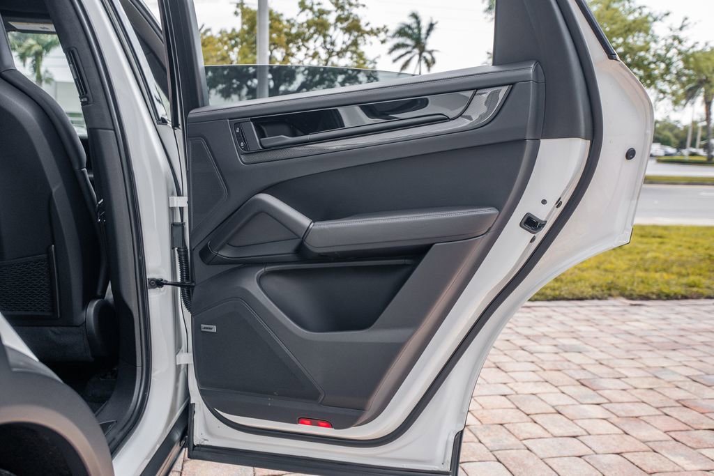 Used 2024 Porsche Cayenne Turbo GT image 40