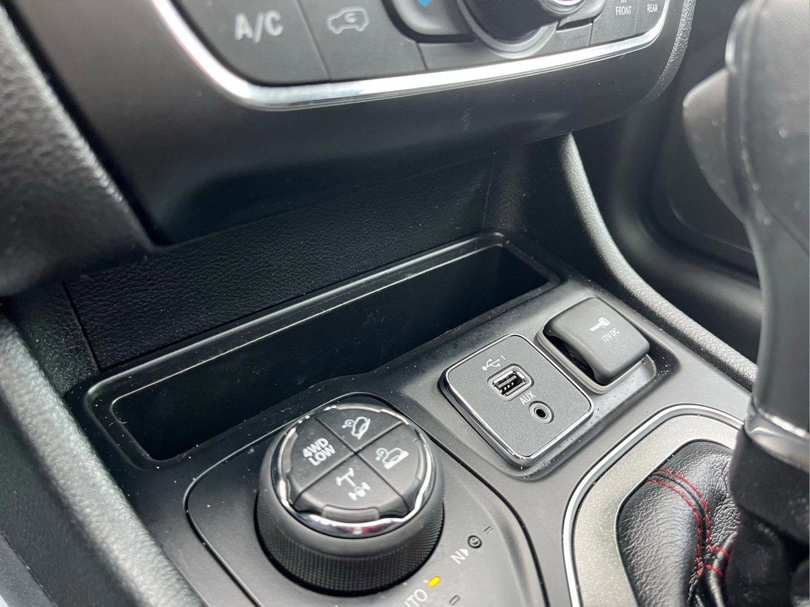 Used 2019 Jeep Cherokee Trailhawk image 20