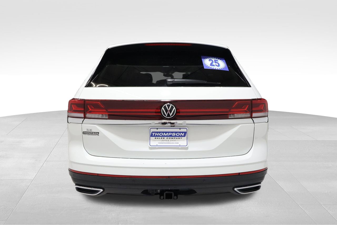Used 2025 Volkswagen Atlas SE FWD image 3