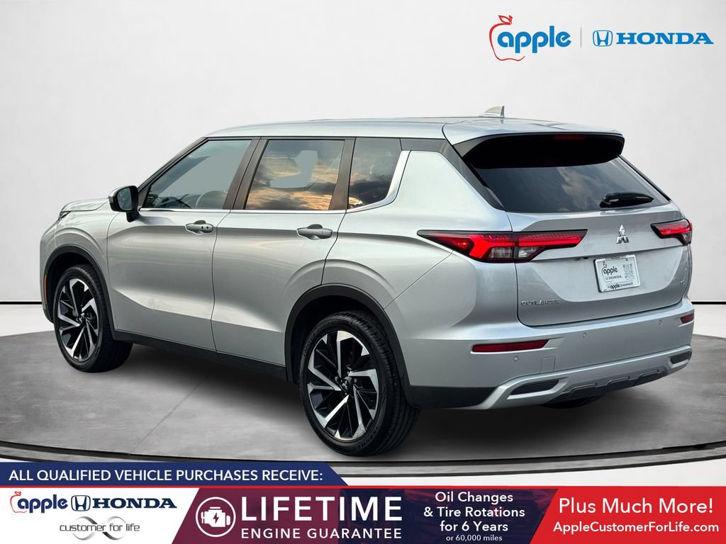 Used 2022 Mitsubishi Outlander SE AWD/4WD image 4