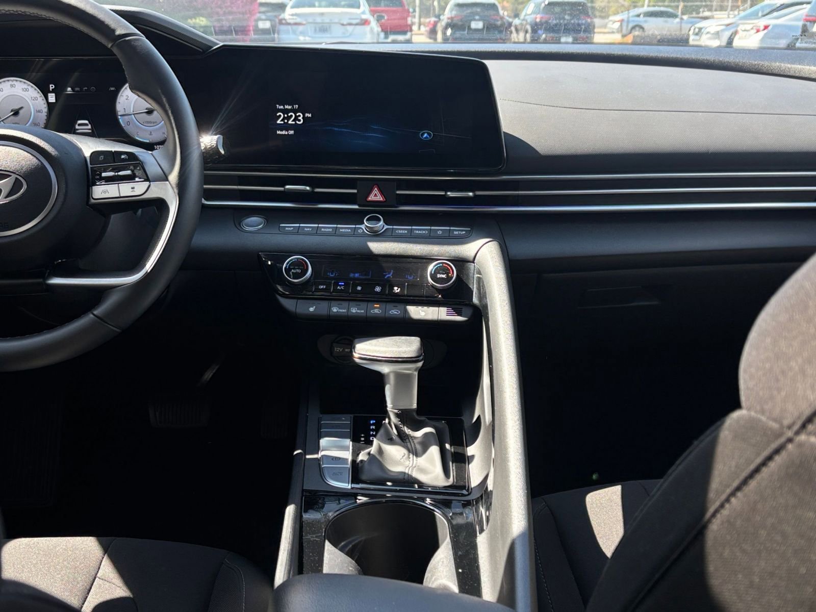 Used 2025 Hyundai Elantra SEL image 23
