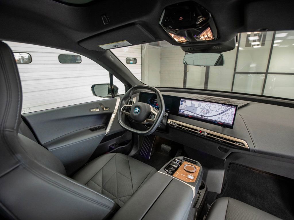 Used 2023 BMW iX xDrive50 w/ Premium Package image 16