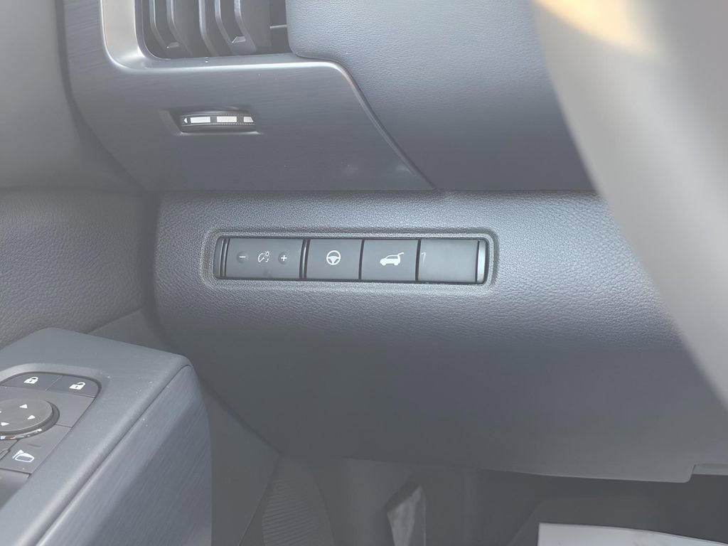 New 2026 Nissan Pathfinder SV image 28